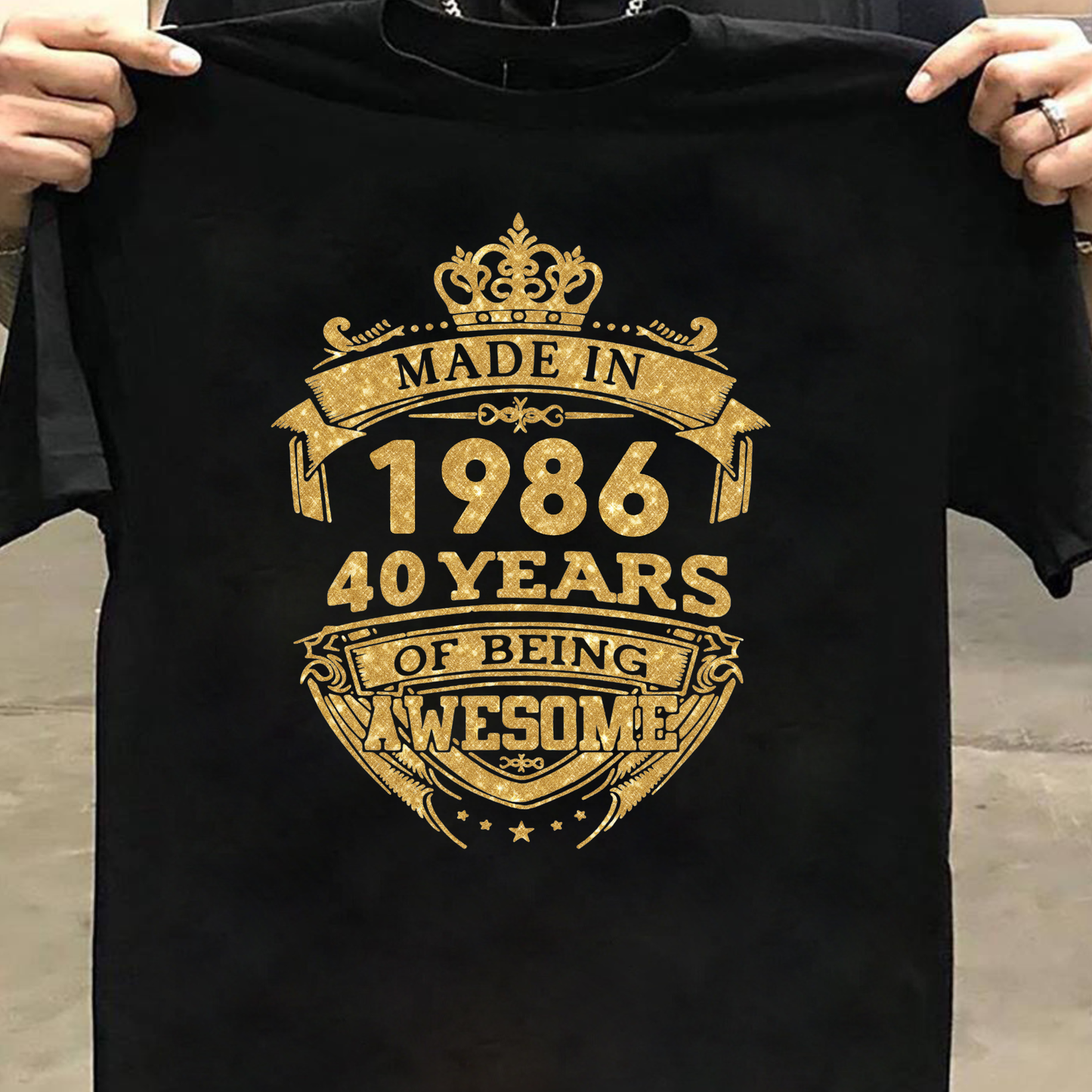 MADE IN 1986 40 YEARS OF BEING AWESOME PREMIUM CLASSIC T-SHIRT