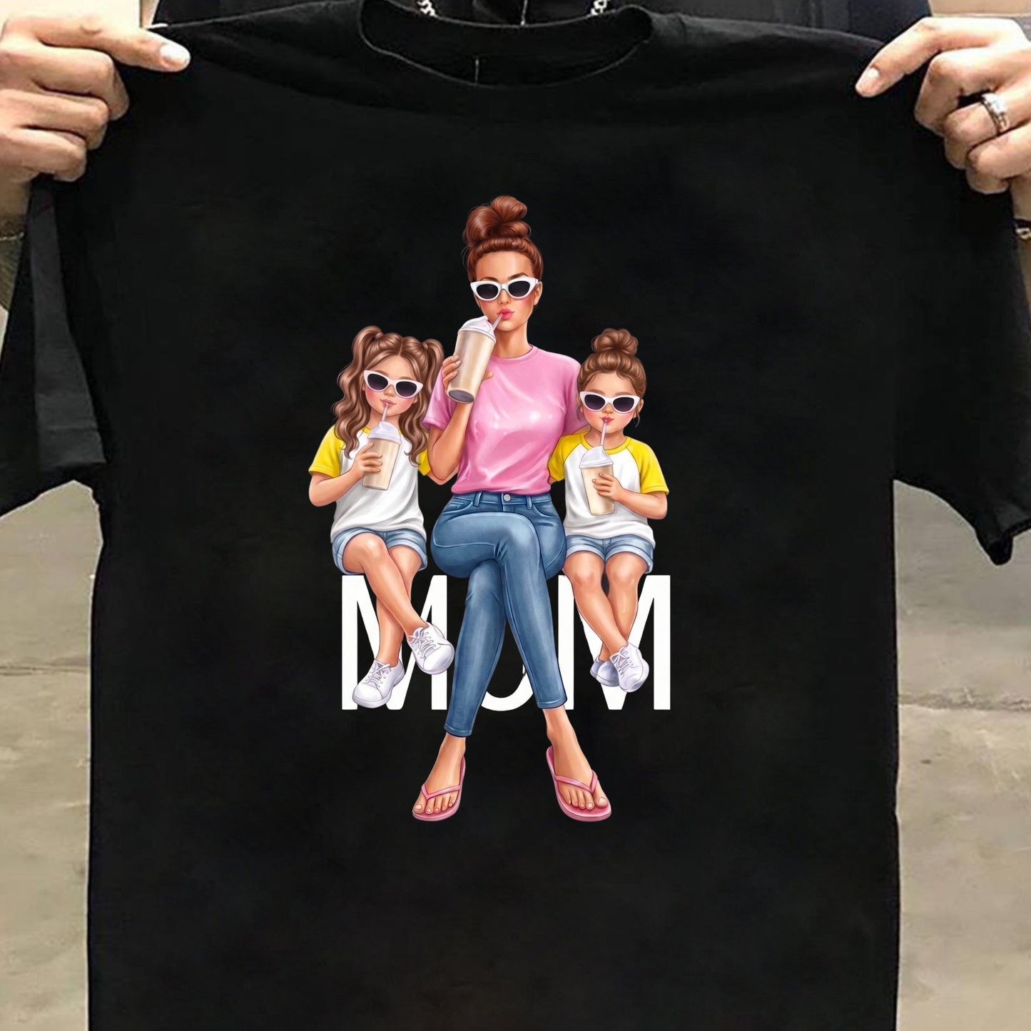 MOM WITH TWO DAUGHTERS CLASSIC T-SHIRT