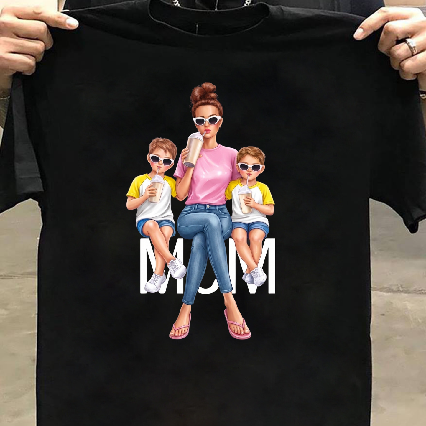 MOM WITH TWO SONS CLASSIC T-SHIRT