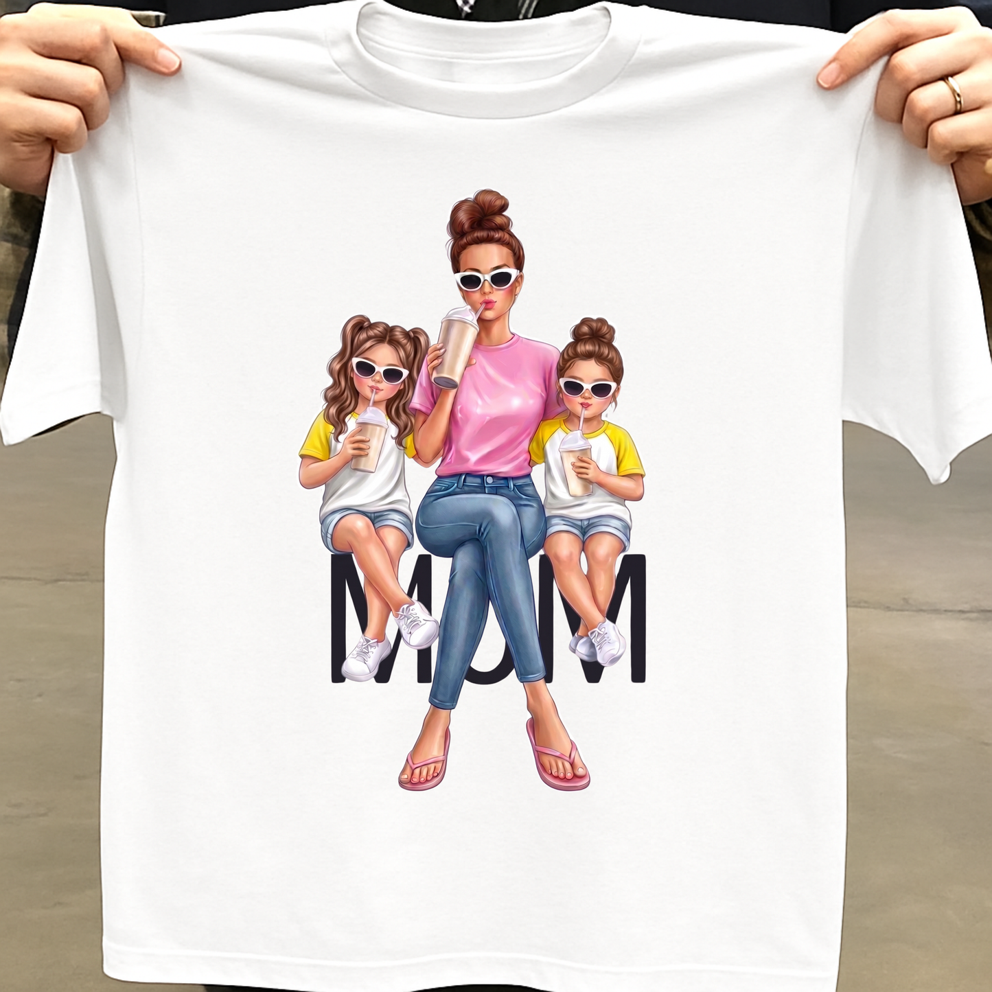MOM WITH TWO DAUGHTERS CLASSIC T-SHIRT