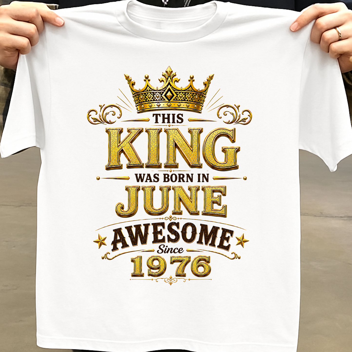 THIS KING WAS BORN IN JUNE, AWESOME SINCE 1976 CLASSIC T-SHIRT