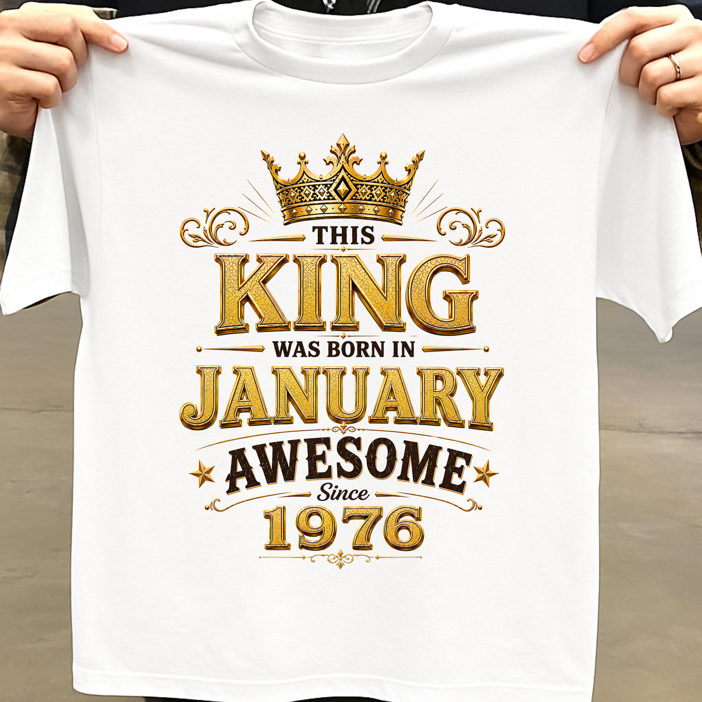 THIS KING WAS BORN IN JANUARY, AWESOME SINCE 1976 CLASSIC T-SHIRT