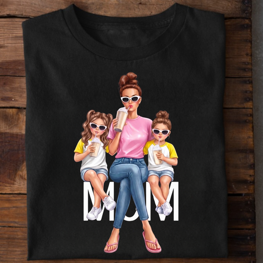 MOM WITH TWO DAUGHTERS CLASSIC T-SHIRT